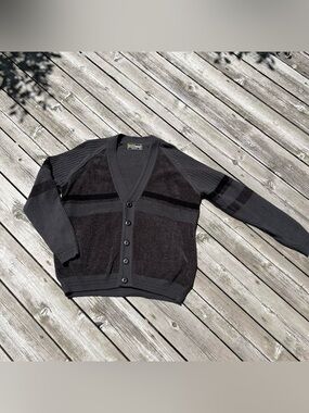 Sport Fashion grey colorblock button up cardigan